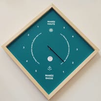 Les pieds dans l'eau (Horloges des marées artisanales)