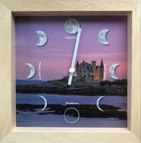 Les pieds dans l'eau (Horloges des marées artisanales)