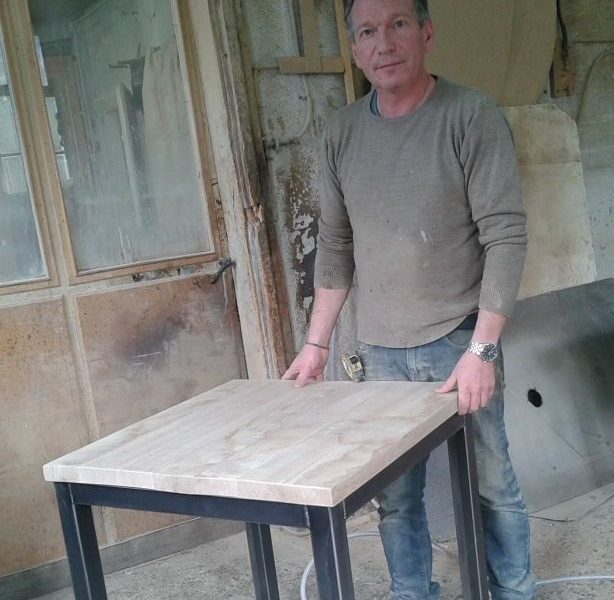 Ebenisterie VUILLEMIN (table à allonges et meuble sur-mesure)